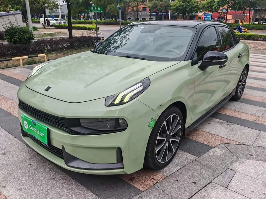Lynk & Co 03
