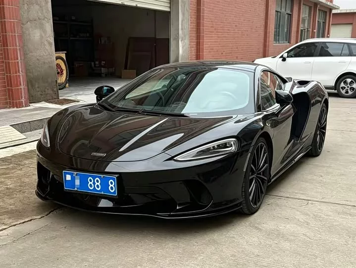 McLaren GT