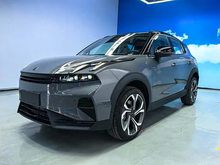 Lynk & Co 06