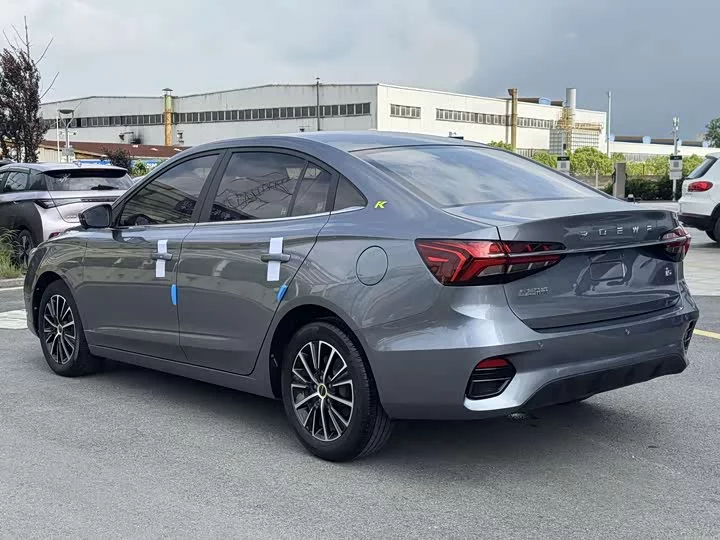 Roewe i5