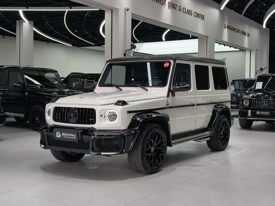 Mercedes Benz G-rated