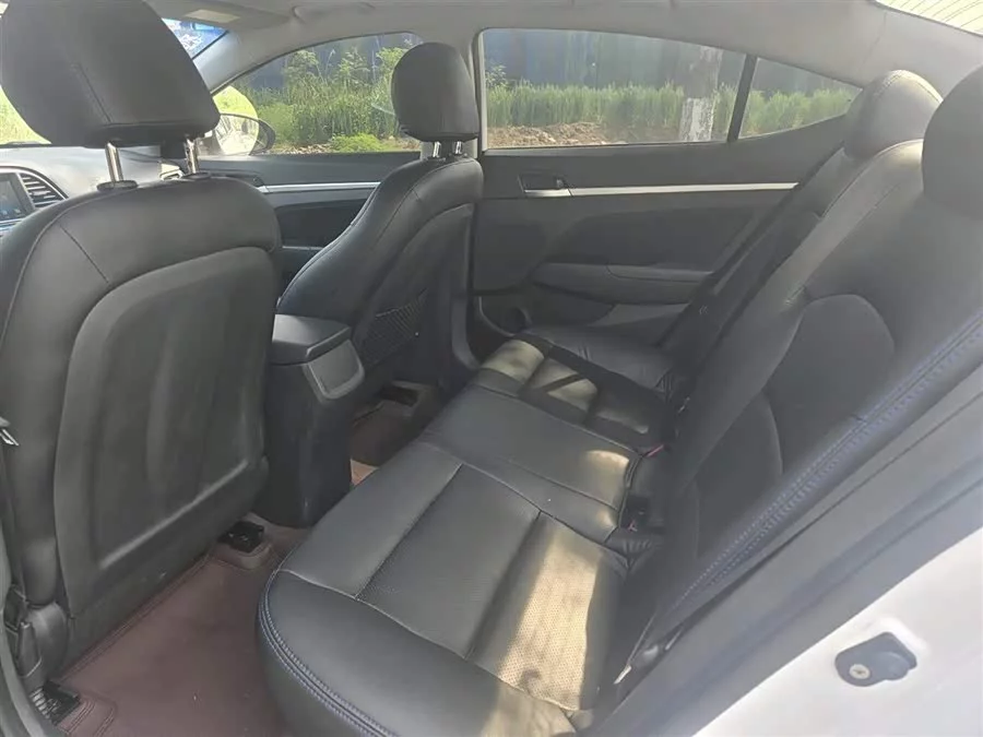 Hyundai elantra