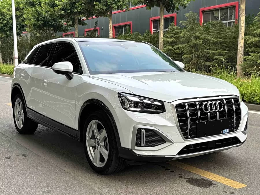 Audi Q2L