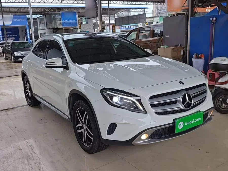 Mercedes Benz GLA