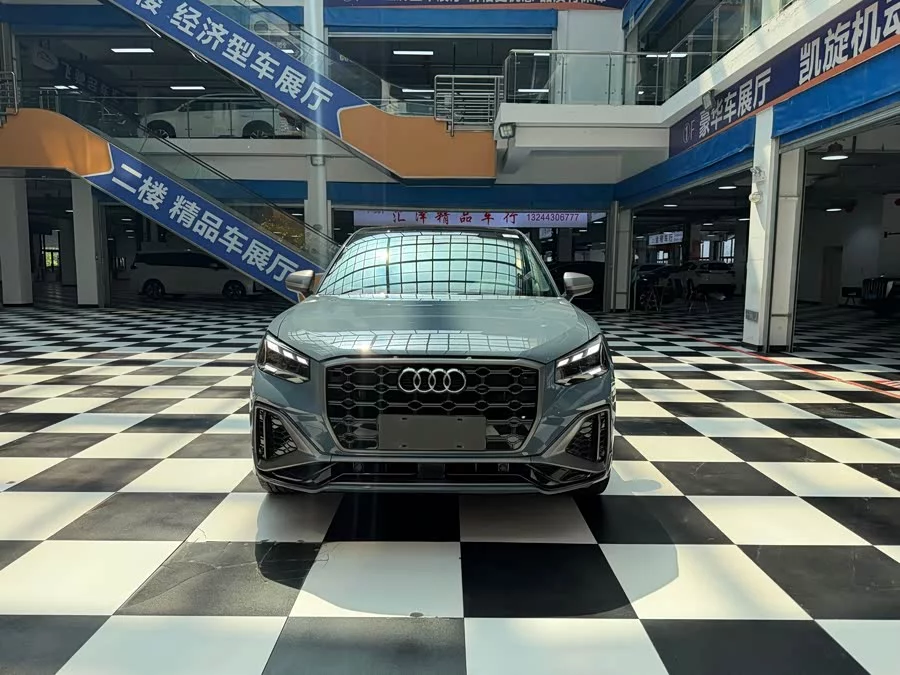 Audi Q2L
