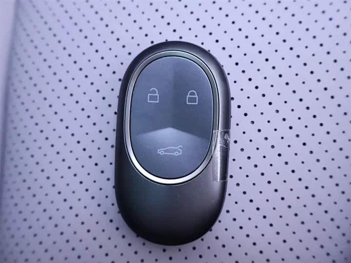 NIO EC6