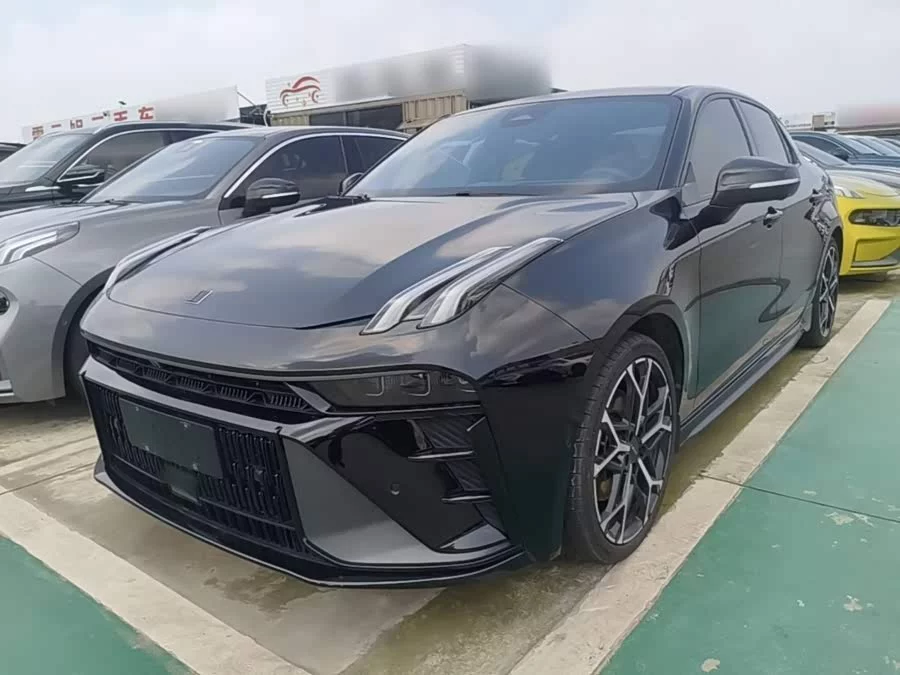 Lynk & Co 03