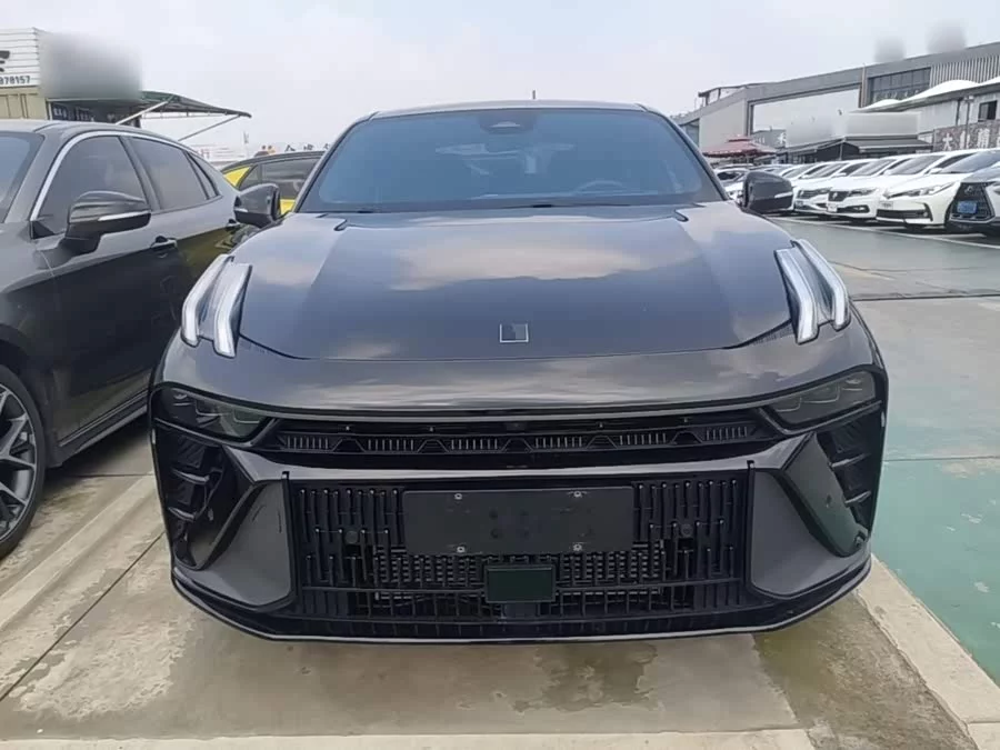 Lynk & Co 03