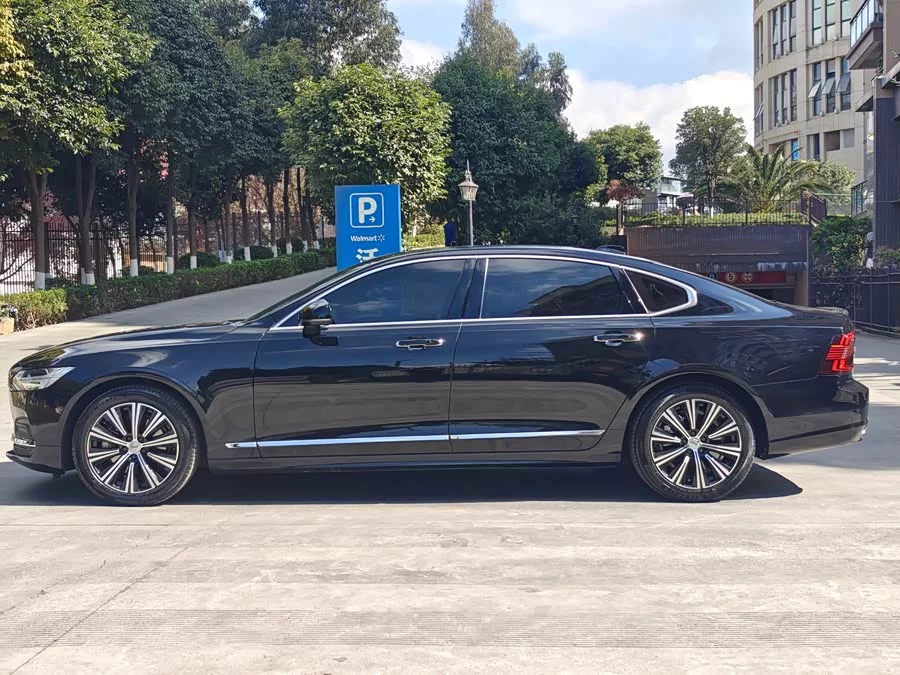Volvo S90