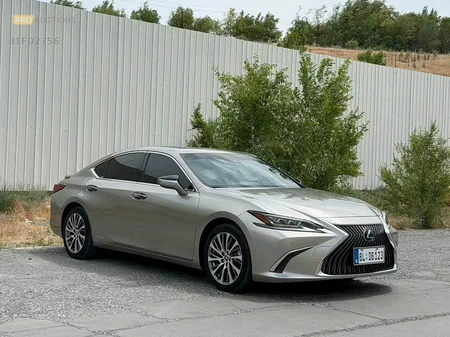 Lexus ES