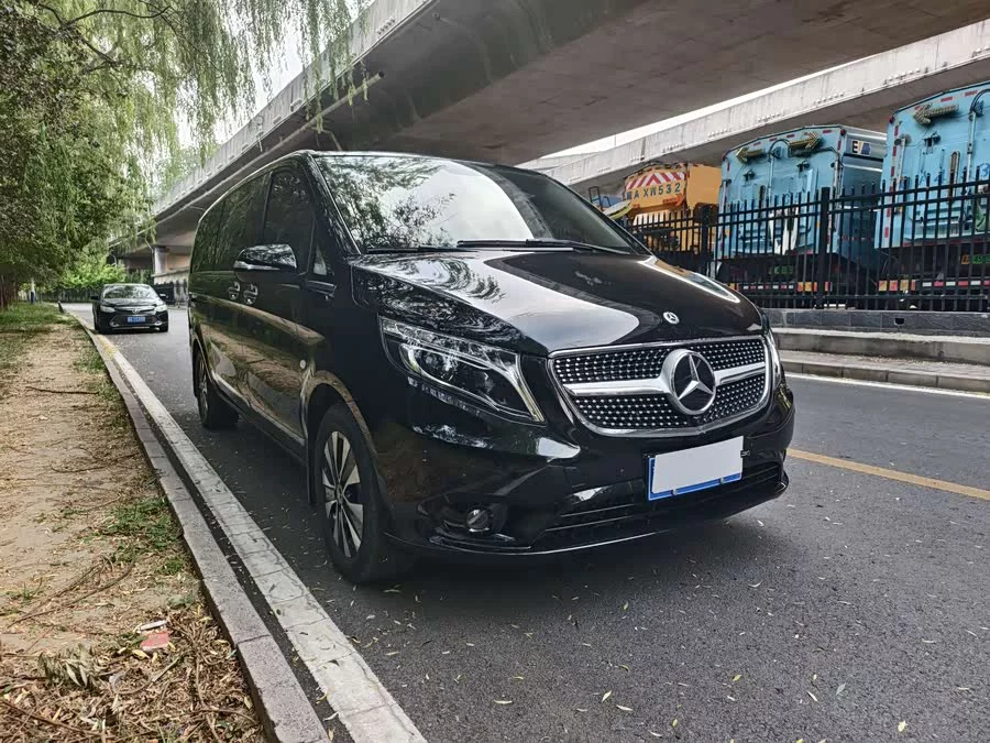 Mercedes Benz Vito