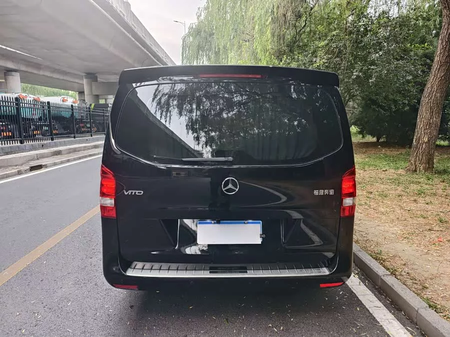 Mercedes Benz Vito