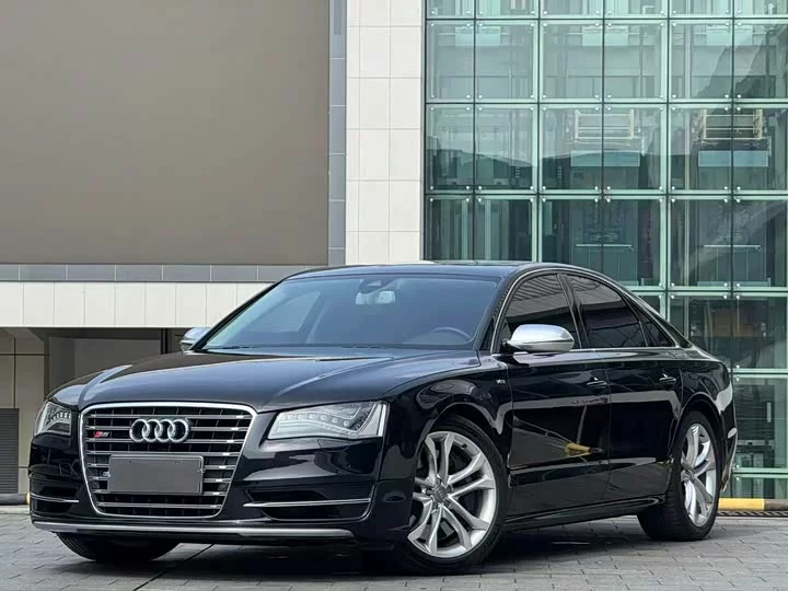 Audi S8