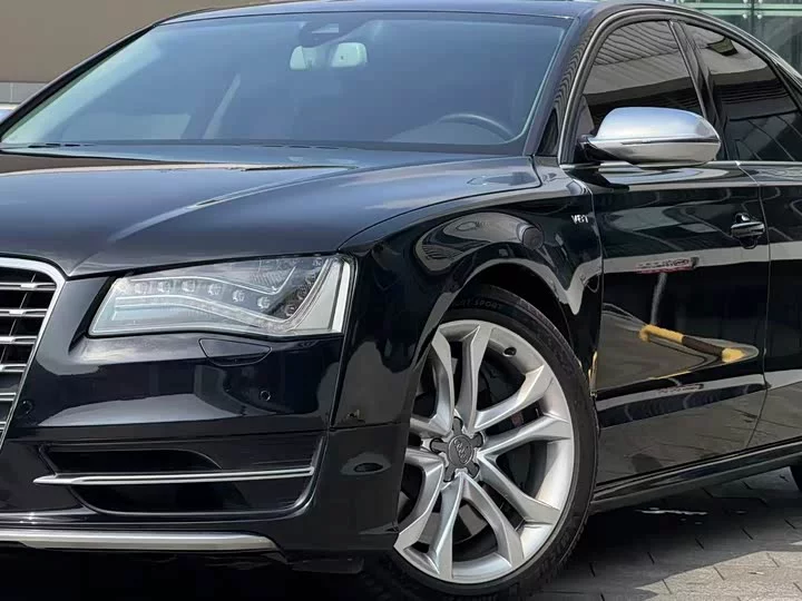 Audi S8