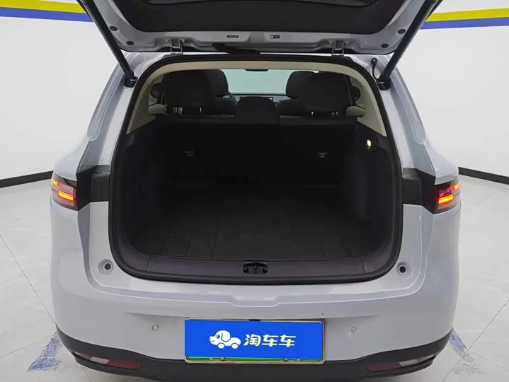 Leapmotor B10