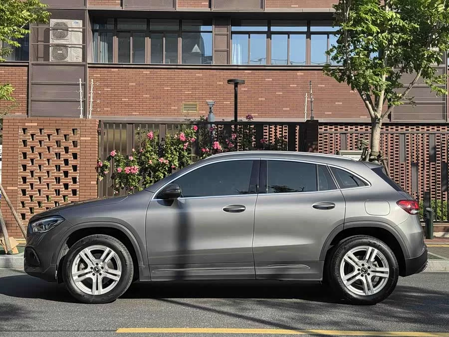 Mercedes Benz GLA