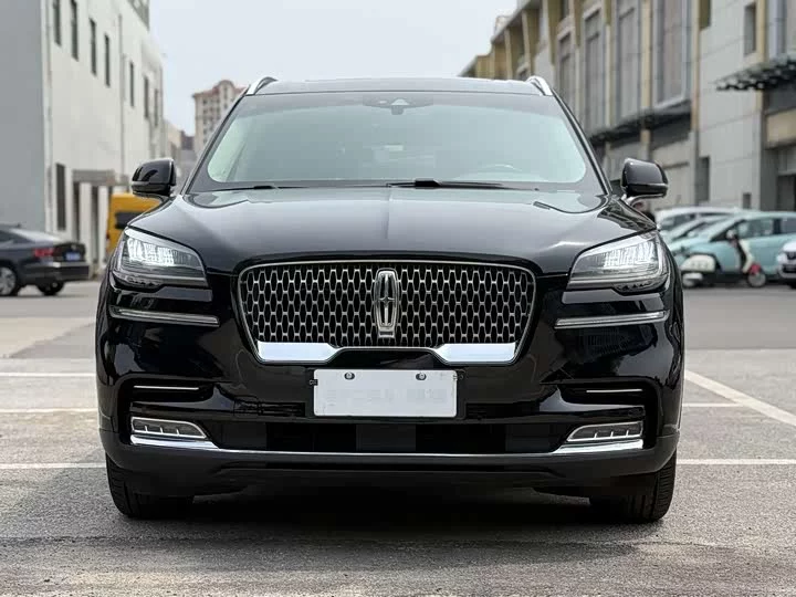 Lincoln aviator