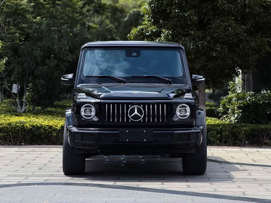 Mercedes Benz G-rated
