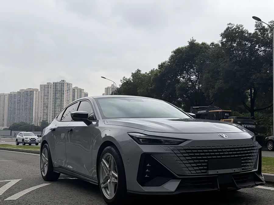 Changan UNI-V