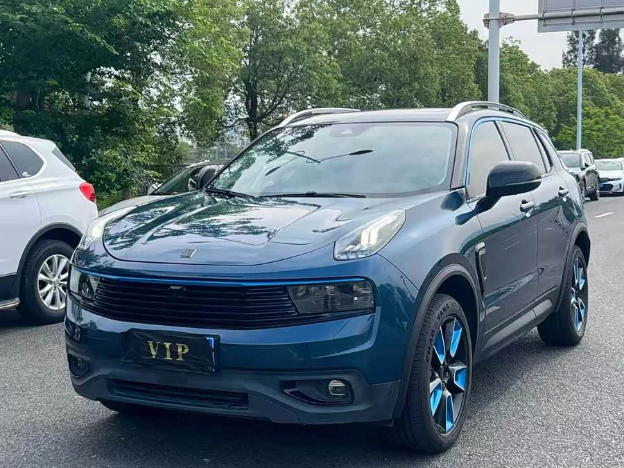 Lynk & Co 01