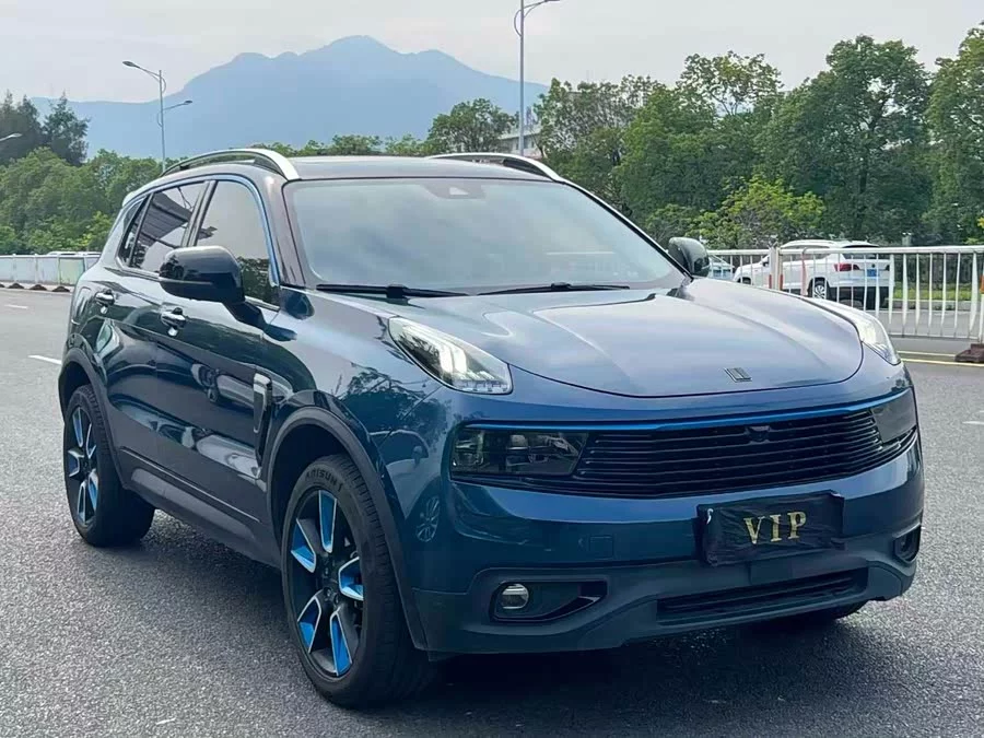 Lynk & Co 01