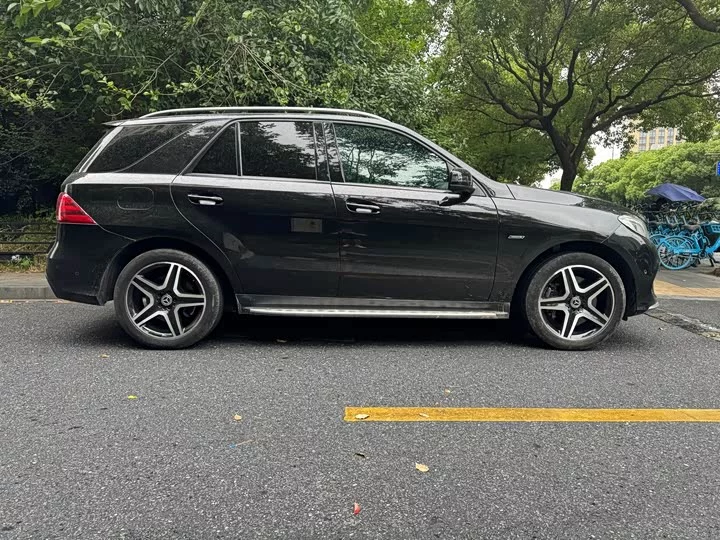 Mercedes-Benz GLE (Imported)
