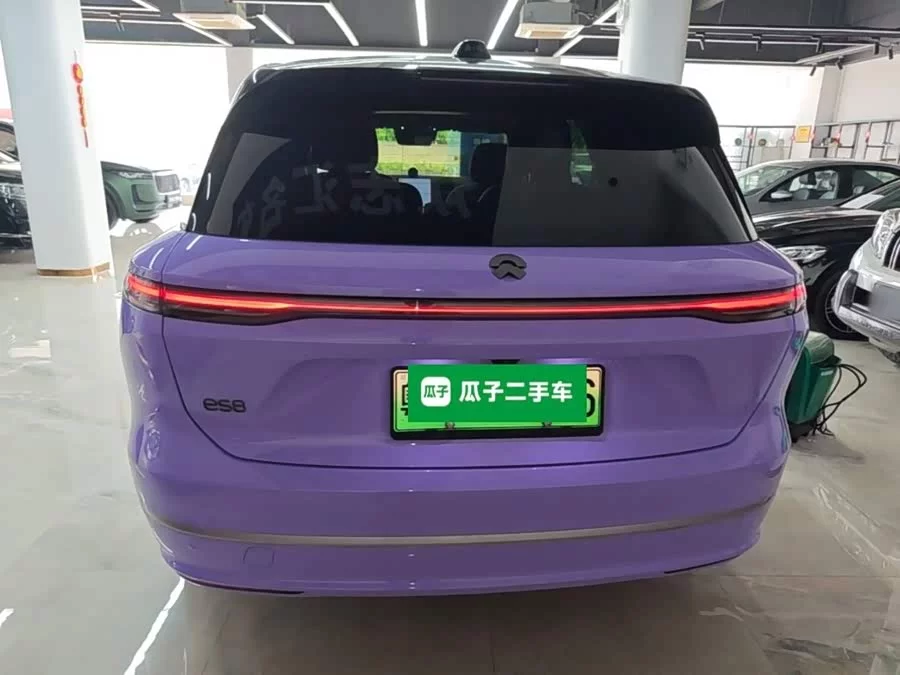 NIO ES8