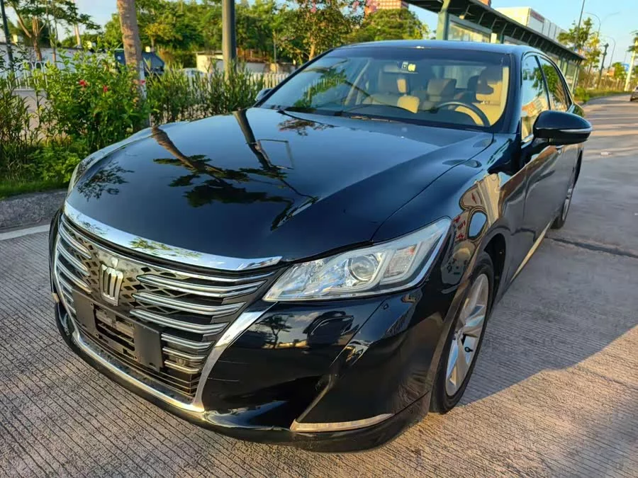 Toyota crown
