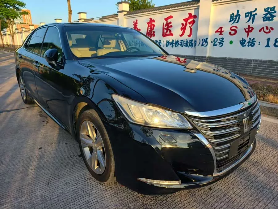 Toyota crown