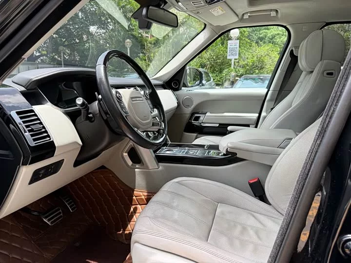 Land Rover range rover