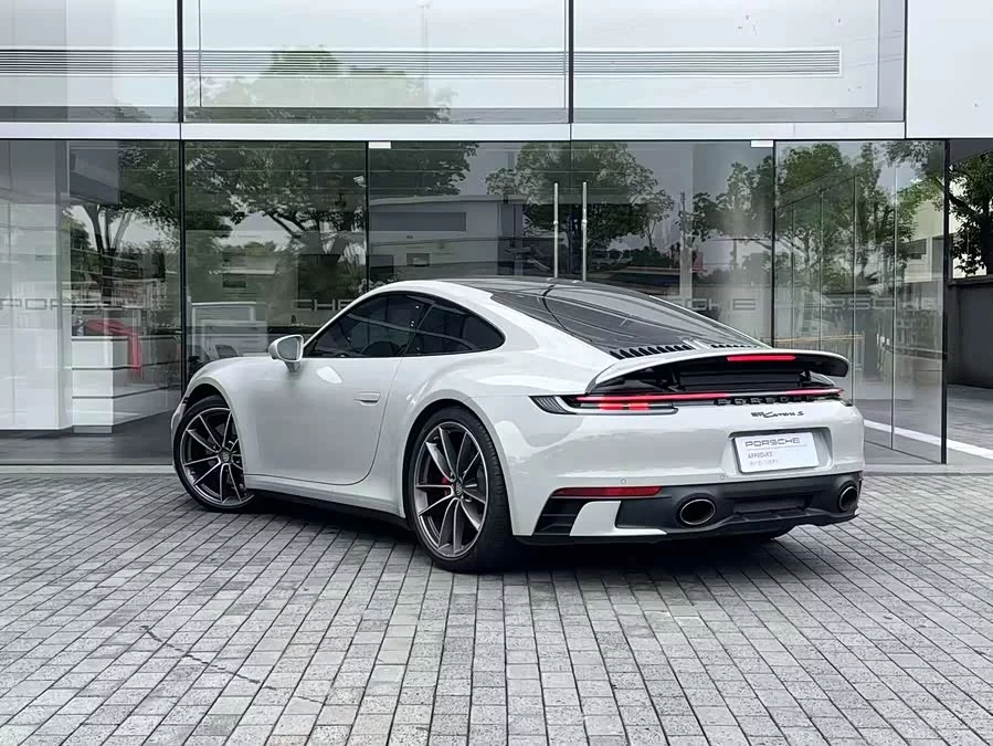 Porsche 911