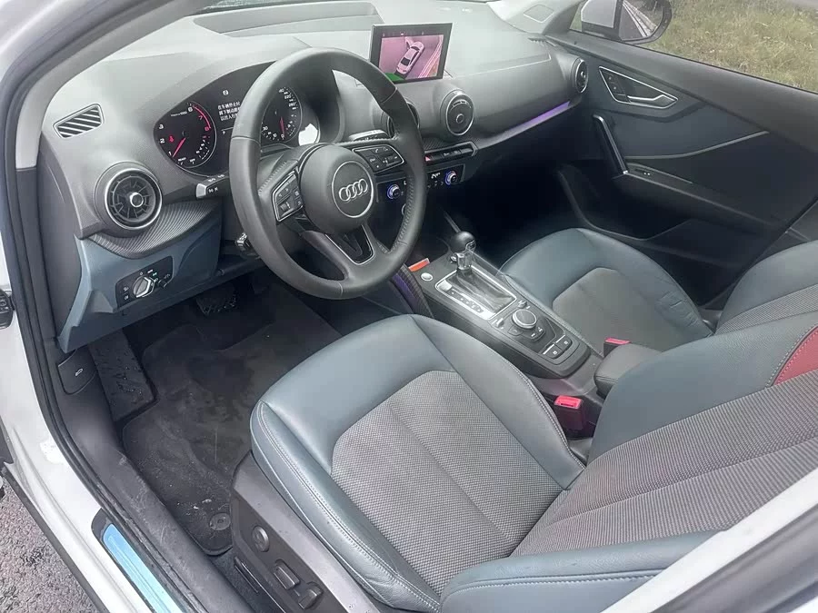 Audi Q2L