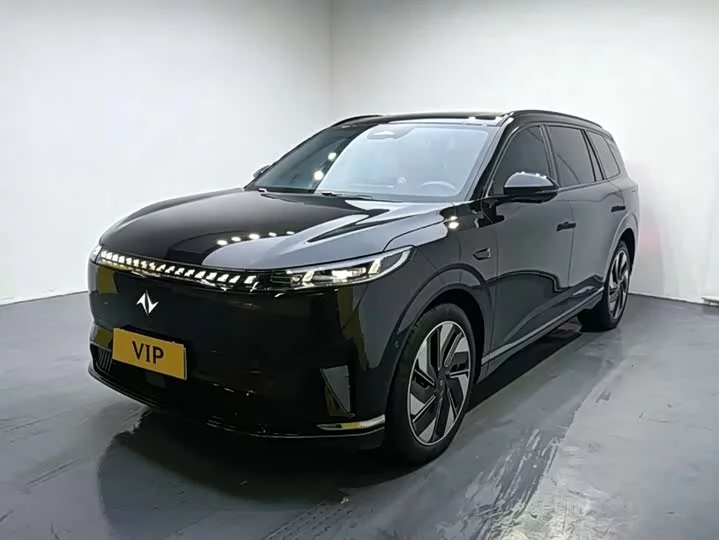 Dongfeng eπ008