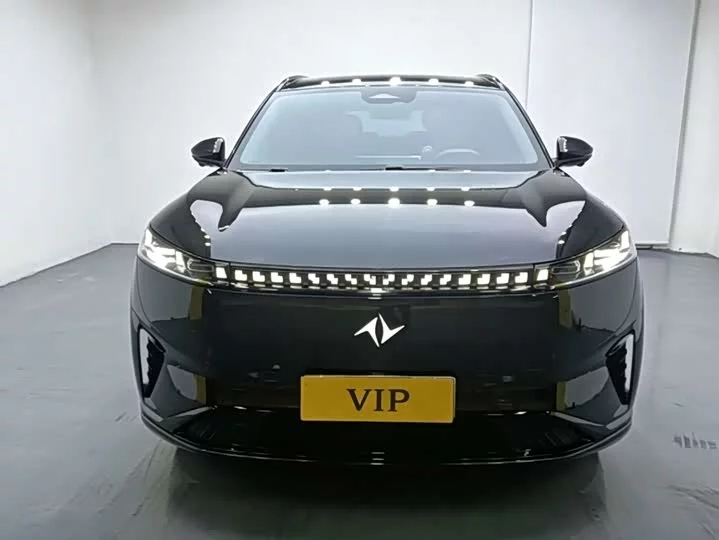 Dongfeng eπ008