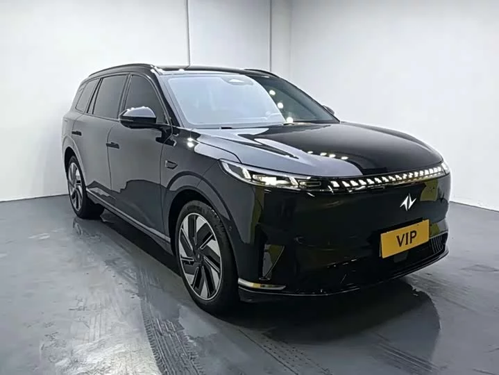 Dongfeng eπ008