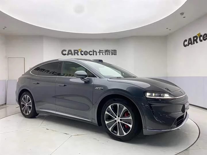 Luxeed R7