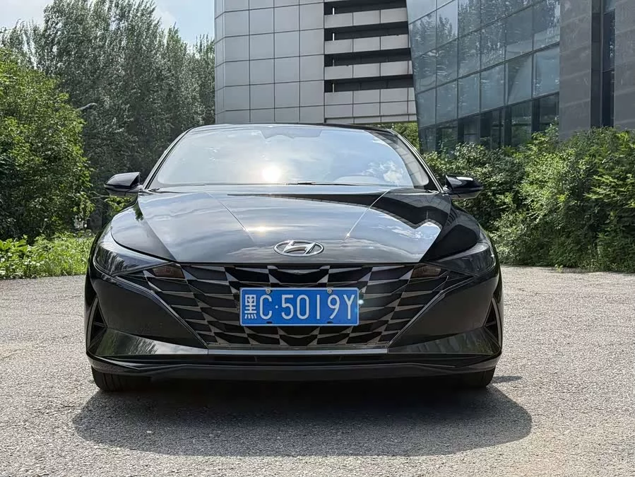 Hyundai Elantra