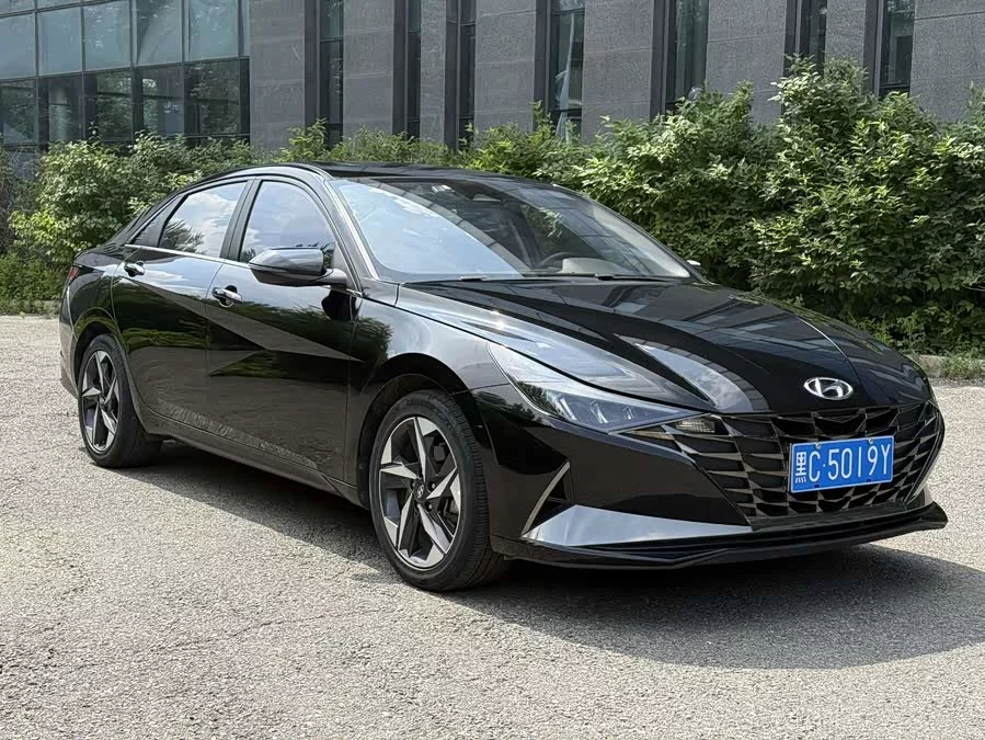 Hyundai Elantra