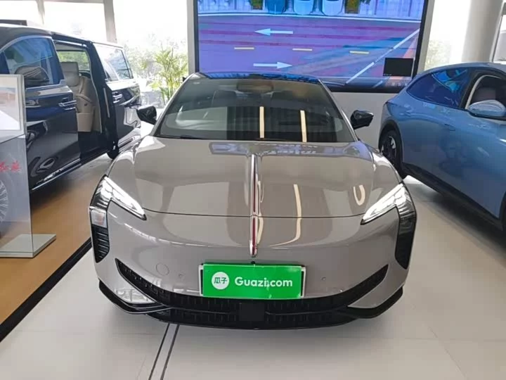 Hongqi EH7