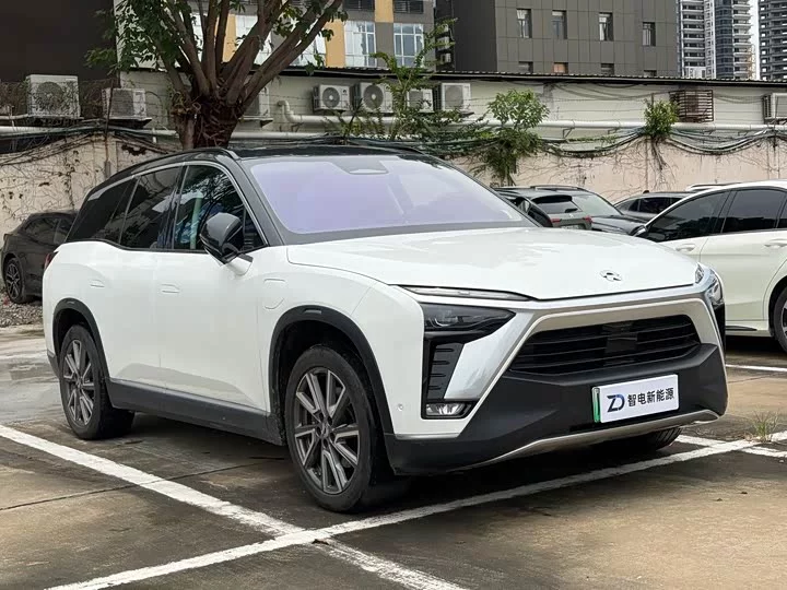 NIO ES8
