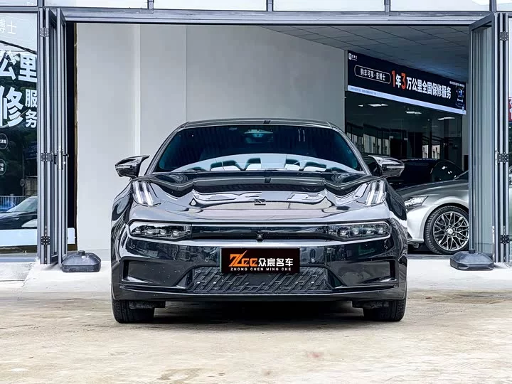 ZEEKR 001