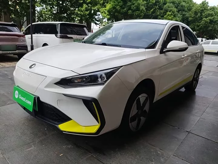 Dongfeng E70