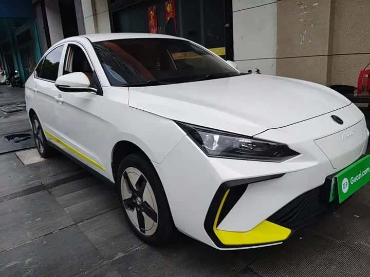 Dongfeng E70