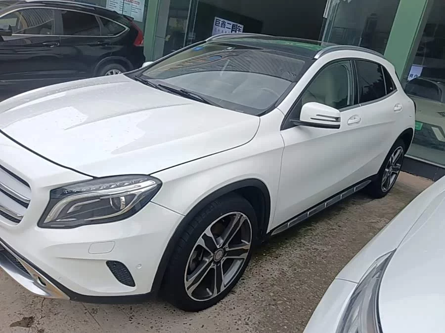 Mercedes Benz GLA