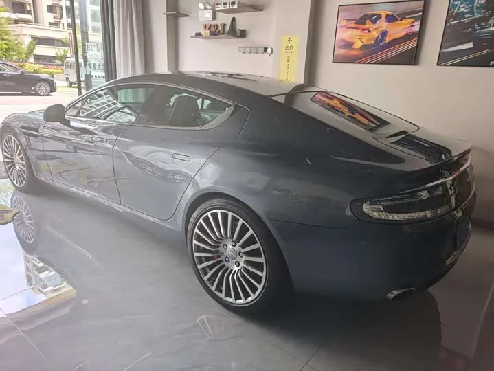Aston Martin Rapide