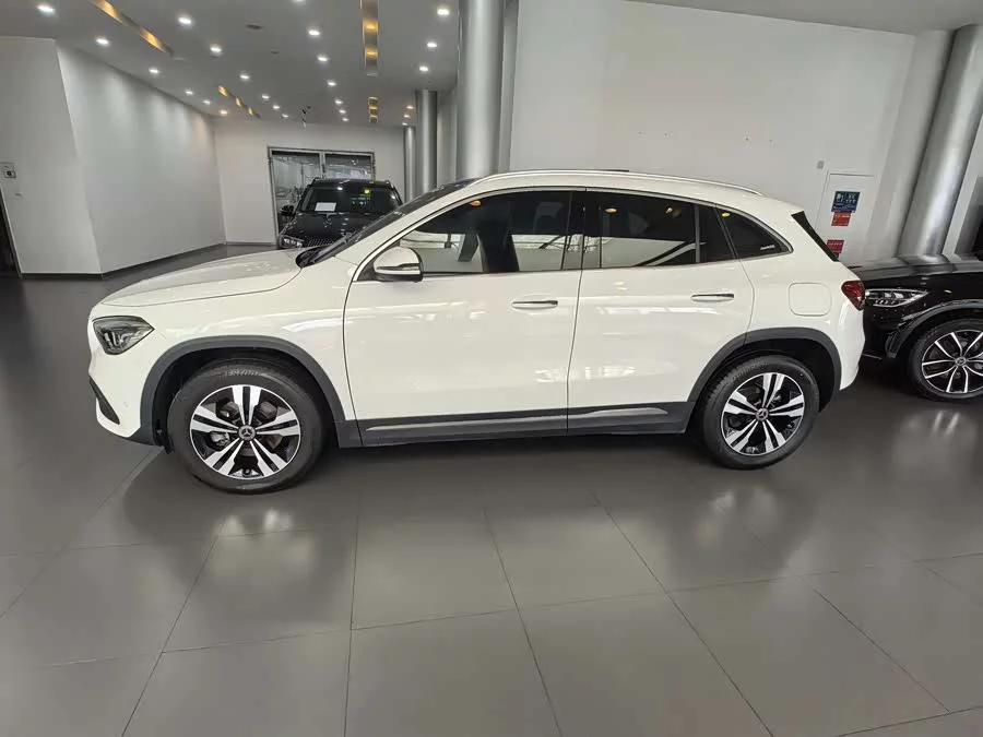 Mercedes Benz GLA