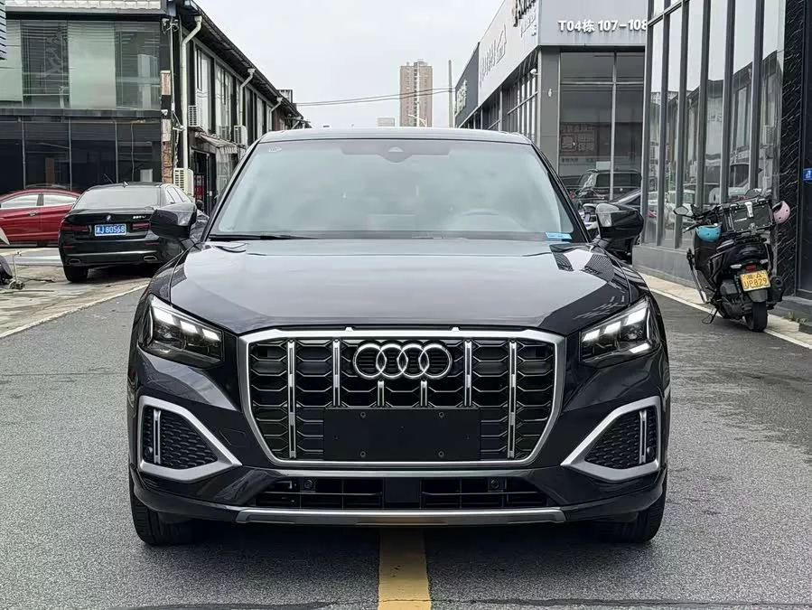 Audi Q2L