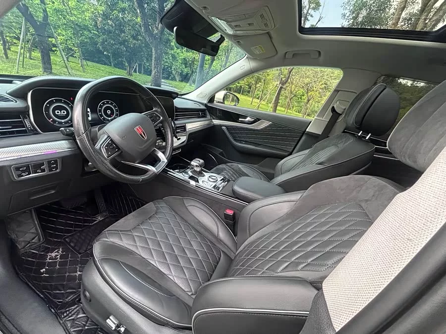 Hongqi HS5