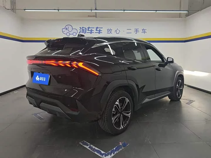 Geely Galaxy L7