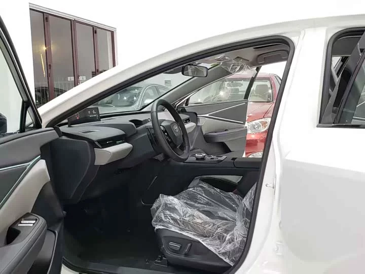 Toyota bZ5